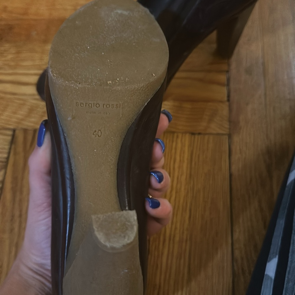 SERGIO ROSSI Round Closed Toe Heels - Picture 2 of 2